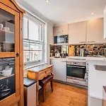 Stylish 1-Bed Flat In Soho - Prime Central London
